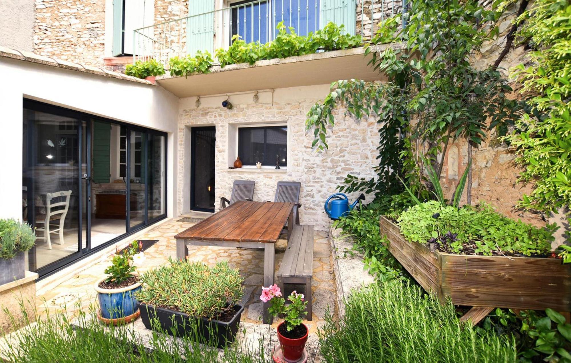 2 Bedroom Gorgeous Home In Villes-Sur-Auzon Exterior photo