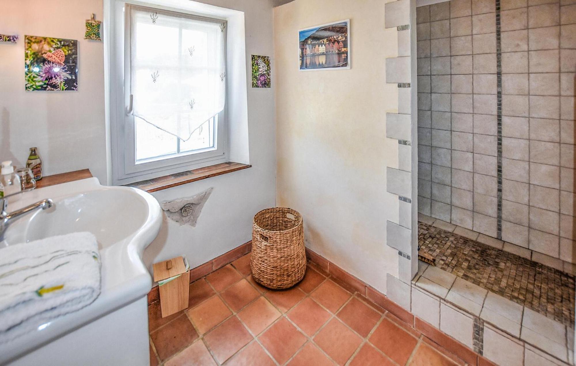 2 Bedroom Gorgeous Home In Villes-Sur-Auzon Exterior photo